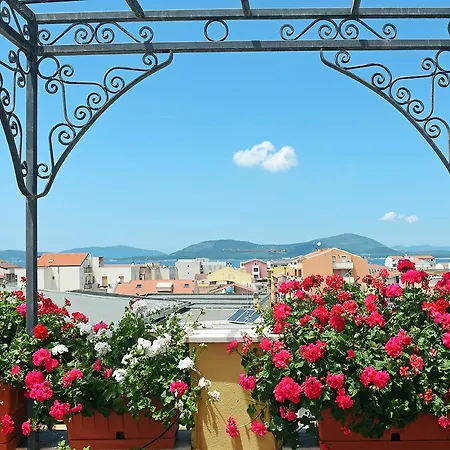 Casa I Gerani Vista Mare Apartment *